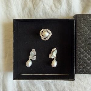 Elegant Silver and Pearl Earring Set NEW